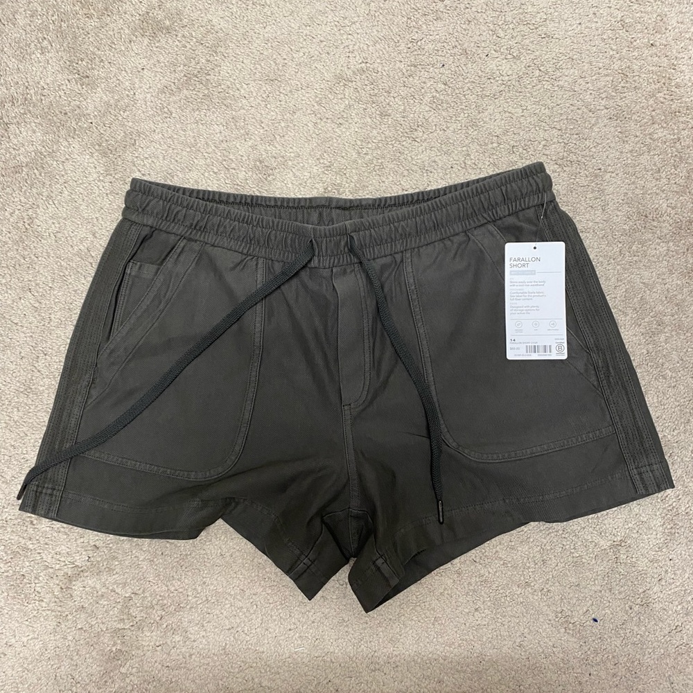 Athleta Farallon Shorts - Green/Gray - Size 14